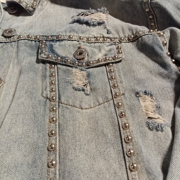 POL Women's Medium Studded Distressed Denim Jean Jacket Light Wash Trucker Coat - Picture 4 of 9